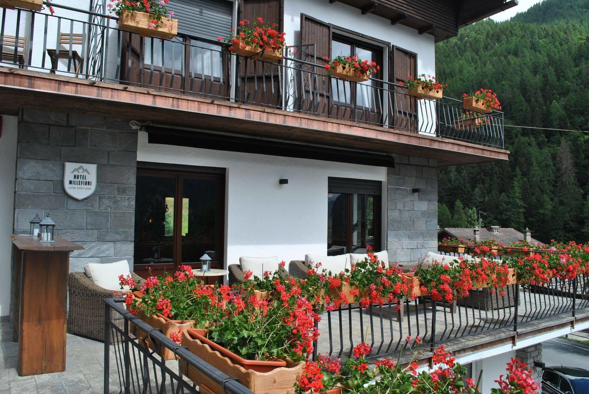 Hotell Millefiori- Alpine Event Lodge Valtournenche Exterior foto